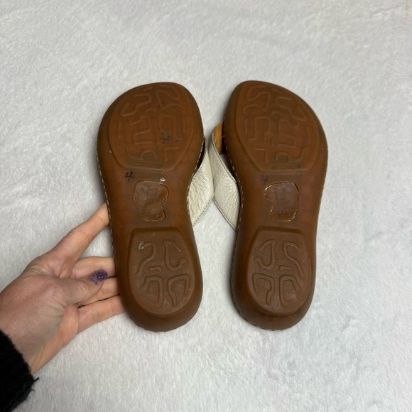 Born Women's size 8 Cream Sandals in good condition - Picture 5 of 8
